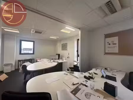 location locaux professionnels 53 m² à beauzelle (31700)  1 100 €