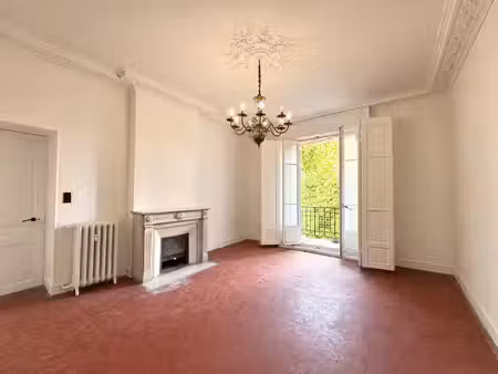 location local commercial 25m2 marseille 8eme (13008) - 1380 € - surface privée