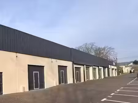 location locaux professionnels 2 pièces 185 m² à saint-cheron (91530)  1 510 €