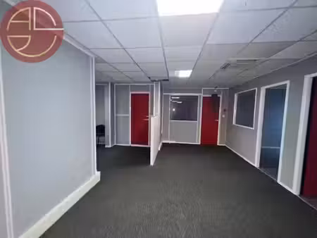 location locaux professionnels 190 m² à toulouse (31000)  2 161 €