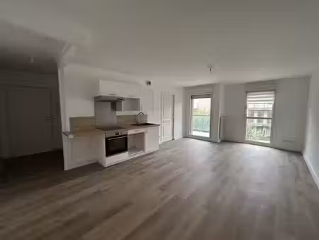 location appartement 4 pièces 72m² amiens 80000