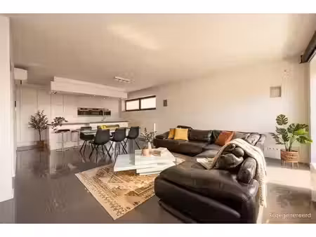 ruim duplexappartement met terras