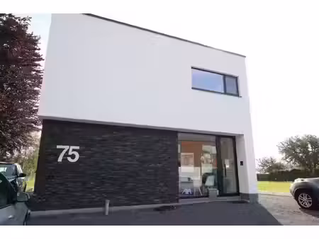 wij bieden u een andere kijk op vastgoed.