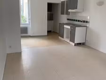 location appartement 2 pièces 47m² trilbardou 77450