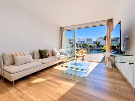 port camargue magnifique marina 3 pièces de 77 m2 avec appon