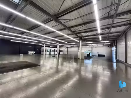 location local commercial