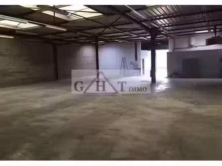 location local commercial
