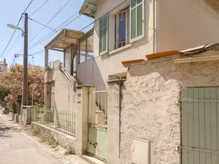 haut de villa t3 au calme  belle terrasse et 1 pk privatif