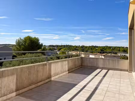 le crès – appartement 2 pièces avec terrasse  garage et piscine