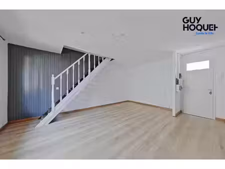duplex de 50 m²  balcon  parking  cave