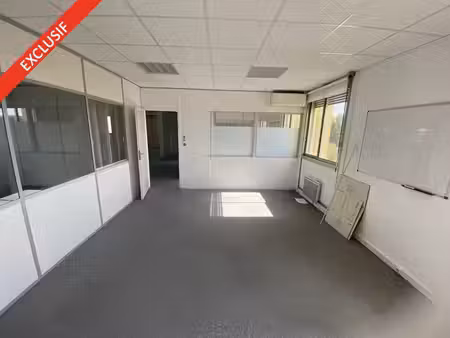 location bureaux 123m²