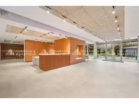 location bureaux 512m² à 1058m²