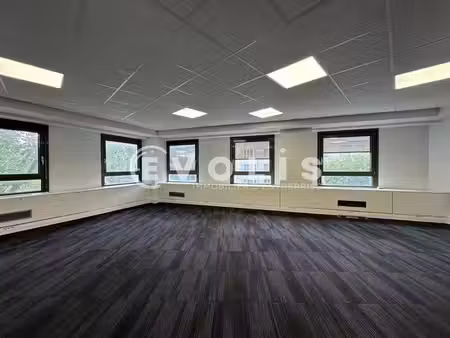 location bureaux 50m² à 1840m²
