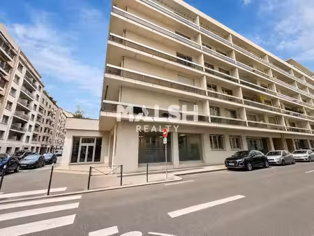 location bureaux 171m²