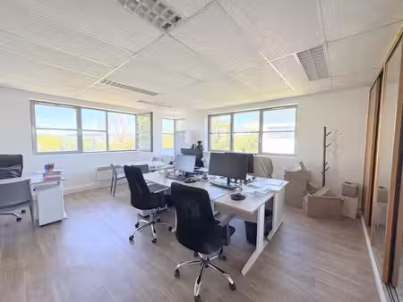 location bureaux poissy 78300 44m²