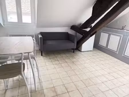 studio meublé avec coin nuit montereau fault yonne