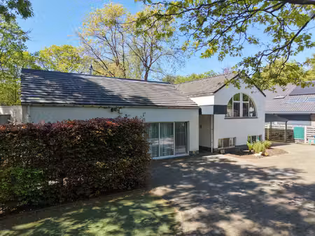 huis te koop in brasschaat met 6 slaapkamers