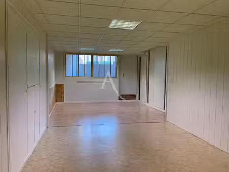 location local commercial fontenay le comte 85200