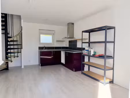 location maison 3 pièces 63m² lezigne 49430