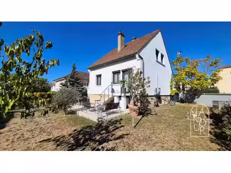 jolie maison avec jardin arboré à dijon