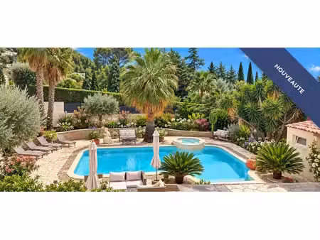 ceyreste villa piscine pool house