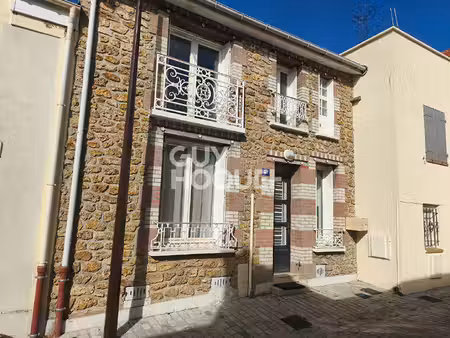 à vendre charmante maison de ville à étiolles