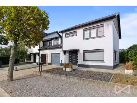 huis te koop in beringen met 4 slaapkamers