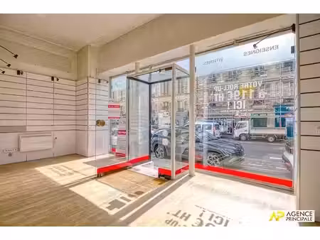 vente locaux professionnels 0 pièces 72 m² à versailles (78000)  340 000 €