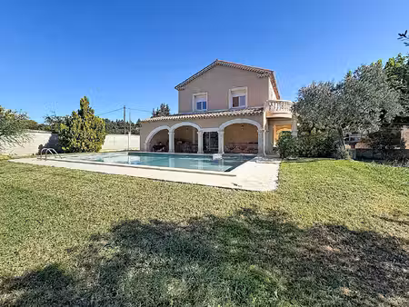 ceinture verte  maison avignon 170 m2  4 chambres  grand terrain  piscine  et grand garage