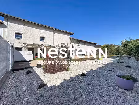 á vendre - ancien corps de ferme rénovée à replonges