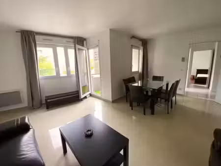 bel appartement 2 pièces à louer – cergy  au pied du rer a