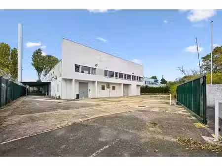 location local d’activités sarcelles 95200 1232m²