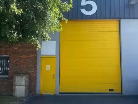 location local d’activités 268m²