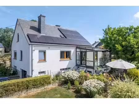 magnifique villa sur terrain d'exception à étalle