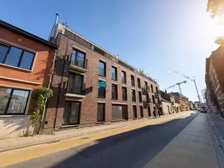 appartement de deux chambres avec place de parking