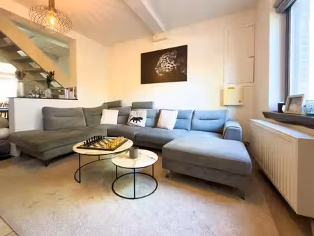 maison 2 chambres avec double garage et grand grenier aménag