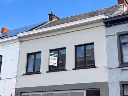 habitation de ±230m² sur 5a30 2/3ch  accès 2 rues  à bâtir.