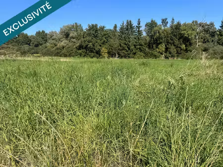 à vendre  terrain viabilisé de 9 67 ares