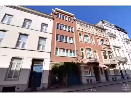 parvis de saint-gilles - appartement avec terrasse