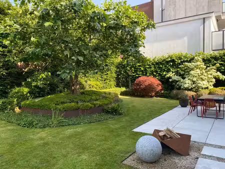 maison familiale économe en énergie avec grand jardin de ville et double garage à vendre a
