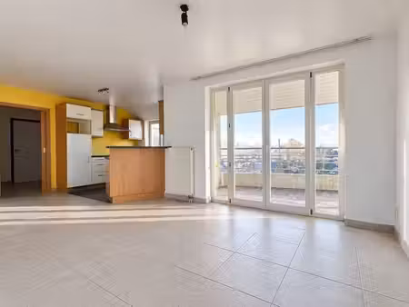 spacieux et lumineux appartement 2 chambres avec terrasses