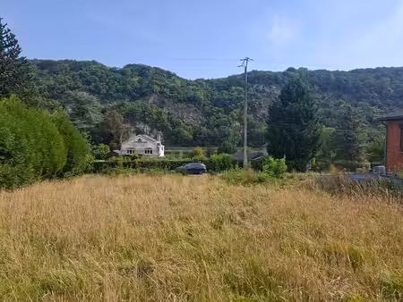terrain à bâtir de 16 ares proximité bord de meuse