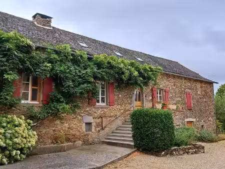 maison de luxe à vendre à la salvetat-peyralès