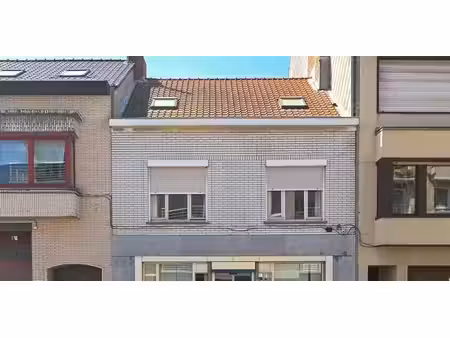 usage mixte à vendre à stene pour € 225.000 avec 2 chambres à coucher