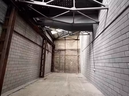 bel entrepôt de 85 m2 à louer à beyne-heusay