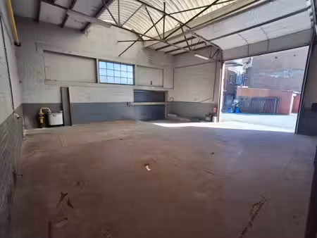 bel entrepôt de 125 m2 à louer à huy
