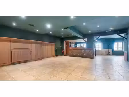 bâtiment commercial à vendre à zichen-zussen-bolder pour € 249.000