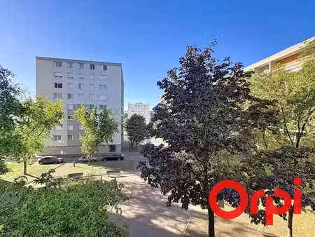 t4 à vendre aux célestins