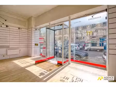 versailles saint-louis murs de boutique de 72m²