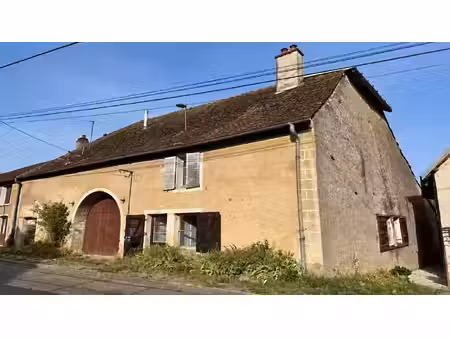 maison de caractère avec jardin clos et garage
